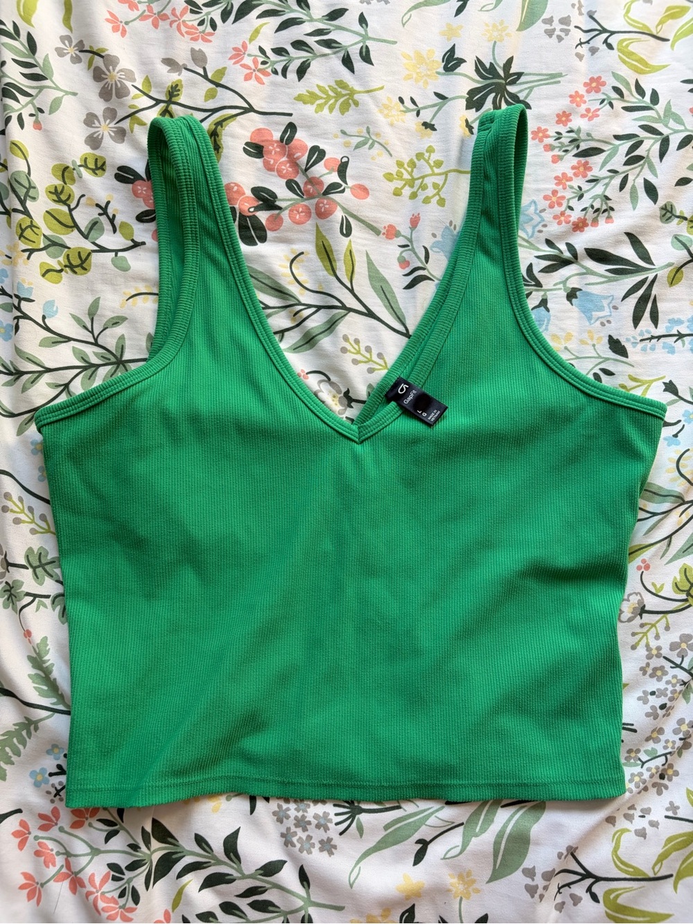 GapFit Studio Rib V-Neck Brami - Picture 3 of 5